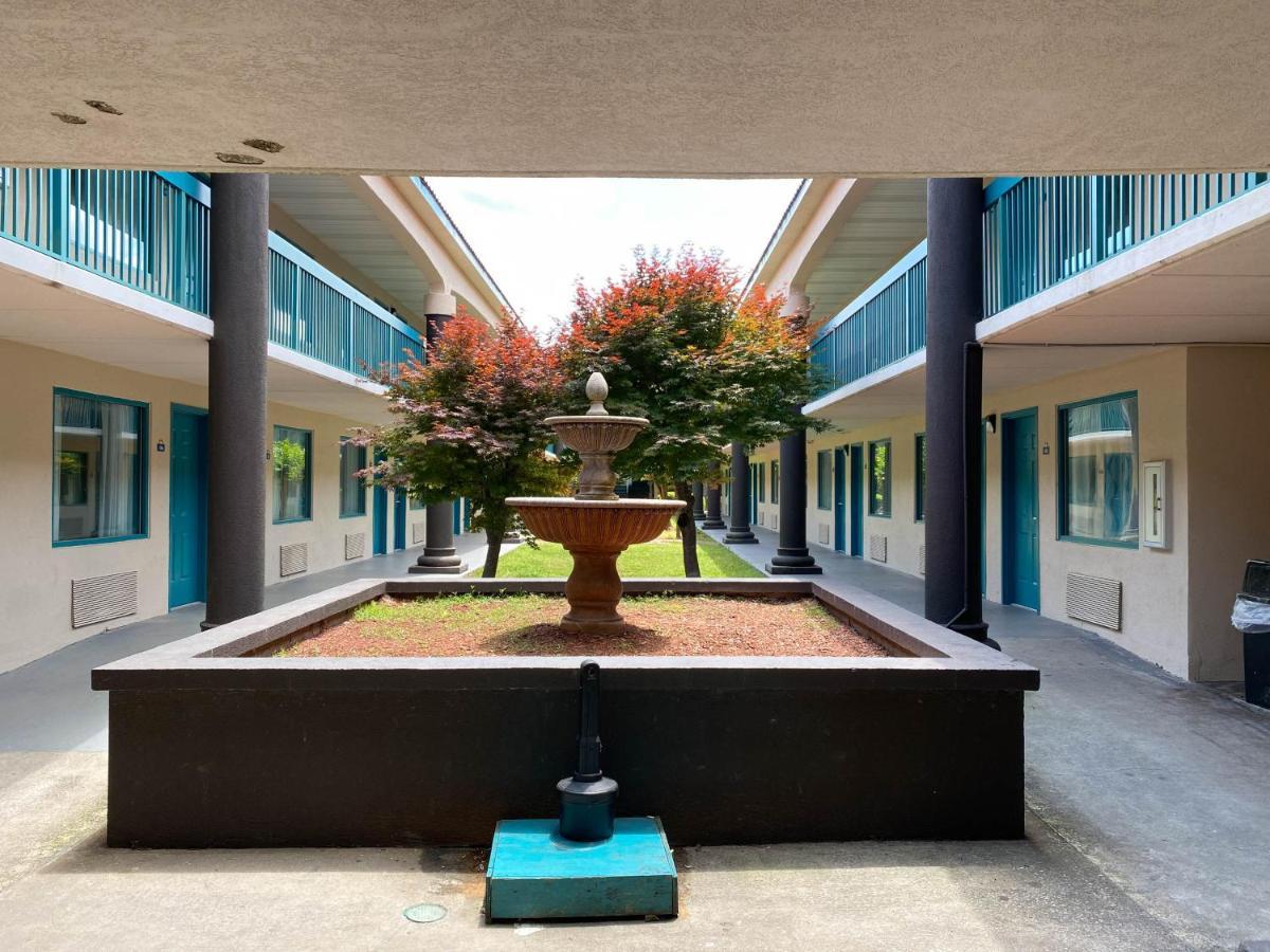 Motel 6 Savannah Ga Gateway & I95 外观 照片
